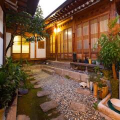 Отель Moda Hanok Guesthouse фото 2