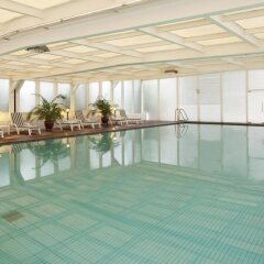 Отель Crowne Plaza Hotel & Suites Landmark Shenzhen Китай, Шэньчжэнь - отзывы, цены и фото номеров - забронировать отель Crowne Plaza Hotel & Suites Landmark Shenzhen онлайн бассейн фото 3
