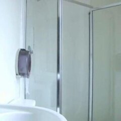 Отель HI Vancouver Central Канада, Ванкувер - отзывы, цены и фото номеров - забронировать отель HI Vancouver Central онлайн ванная фото 2