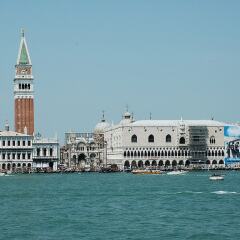 Отель Yacht Sarah Venezia пляж
