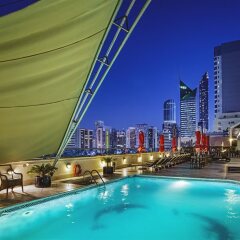 Отель CORNICHE Абу-Даби бассейн фото 3