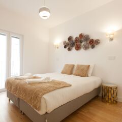 Апартаменты Mouraria Blue Three-Bedroom Apartment w/ Parking - by LU Holidays комната для гостей фото 4