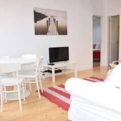 Апартаменты Cool Tailor Made 2 Bedroom Apartment Лиссабон комната для гостей фото 3