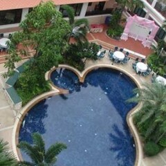 Отель Le Casa Bangsaen Таиланд, Чонбури - отзывы, цены и фото номеров - забронировать отель Le Casa Bangsaen онлайн парковка