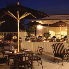 Отель Eaglewood Resort & Spa питание