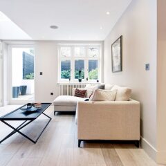 Апартаменты Homely and Chic 2 Bed Apartment Лондон комната для гостей фото 5