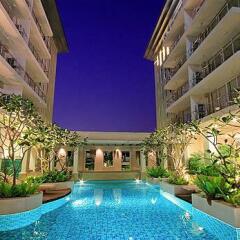 Отель Twin Peaks Sukhumvit Suites Бангкок бассейн фото 3