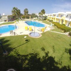 Отель Apartamentos Santa Teresinha бассейн