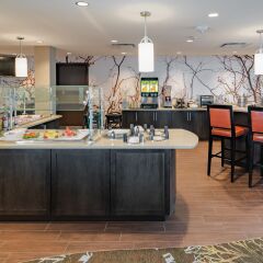 Отель Staybridge Suites Saskatoon - University питание фото 3