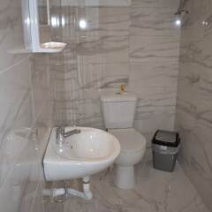 Отель Athenian Modern Apartment Mavili Square Греция, Афины - отзывы, цены и фото номеров - забронировать отель Athenian Modern Apartment Mavili Square онлайн ванная фото 2