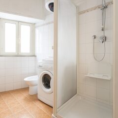 Отель Lively 2BR in Trevi by Sonder ванная