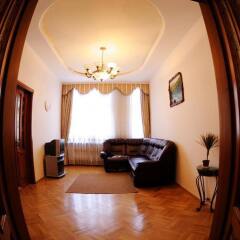Апартаменты Austrian Lviv Apartments Львов комната для гостей фото 3