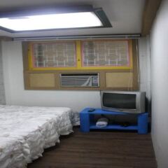 Отель H2O Guesthouse сейф в номере