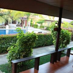 Отель Waterside Resort балкон