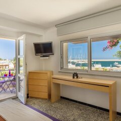 Отель Hibiscus Hotel Residence Италия, Синискола - отзывы, цены и фото номеров - забронировать отель Hibiscus Hotel Residence онлайн комната для гостей фото 4