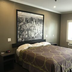 Отель Super 8 North Hollywood Лос-Анджелес