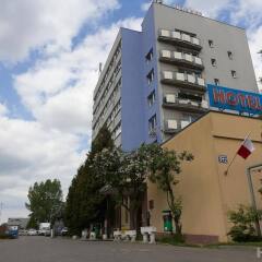 Hotel 212 Варшава парковка
