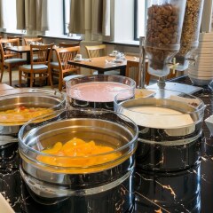 Отель Novum Hotel Congress Wien am Hauptbahnhof Австрия, Вена - 12 отзывов об отеле, цены и фото номеров - забронировать отель Novum Hotel Congress Wien am Hauptbahnhof онлайн питание фото 2