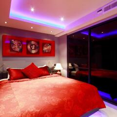 Отель Absolute Bangla Suites комната для гостей