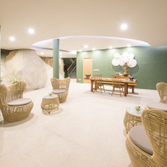 Отель Crest Resort & Pool Villas фото 2