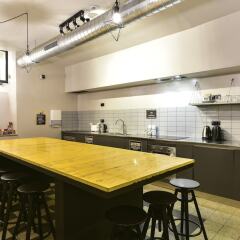 The Yellow - Hostel в номере