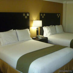 Отель Holiday Inn Express VAN NUYS США, Лос-Анджелес - отзывы, цены и фото номеров - забронировать отель Holiday Inn Express VAN NUYS онлайн комната для гостей фото 3