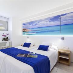 Отель Apartamentos Playas Cas Saboners комната для гостей