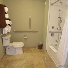 Hampton Inn and Suites New Hartford/Utica in Westmoreland, United States of America from 185$, photos, reviews - zenhotels.com bathroom