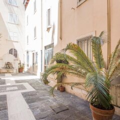 Апартаменты Elegant Apartment Behind The Colosseum Рим