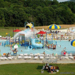 Отель Holiday Inn Express & Suites Somerset Central бассейн фото 2