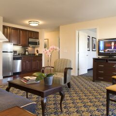 Newport Beach Hotel Suites In Middletown United States Of - 