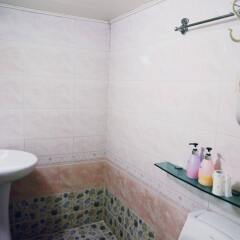 Yakorea Hostel Itaewon Сеул ванная