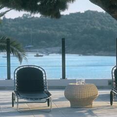 Отель Vouliagmeni Suites Греция, Афины - 1 отзыв об отеле, цены и фото номеров - забронировать отель Vouliagmeni Suites онлайн бассейн