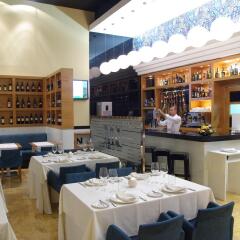 Hotel Málaga Nostrum гостиничный бар