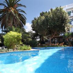 Отель azuLine Hotel Galfi Испания, Сан-Антони-де-Портмань - 1 отзыв об отеле, цены и фото номеров - забронировать отель azuLine Hotel Galfi онлайн бассейн фото 2
