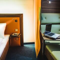 Отель Cocoon Германия, Мюнхен - отзывы, цены и фото номеров - забронировать отель Cocoon онлайн удобства в номере фото 2