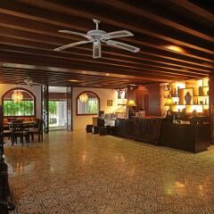 Отель Sino House Phuket Hotel Таиланд, Пхукет - отзывы, цены и фото номеров - забронировать отель Sino House Phuket Hotel онлайн интерьер отеля