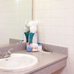 Ramada Plaza Hotel & Suites - West Hollywood ванная