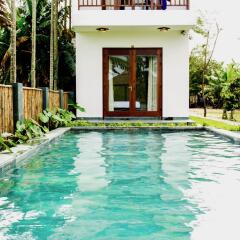Отель New Sunshine Homestay бассейн фото 2