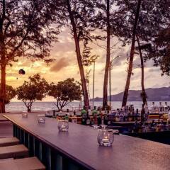 Отель DoubleTree by Hilton Phuket Banthai Resort пляж фото 2