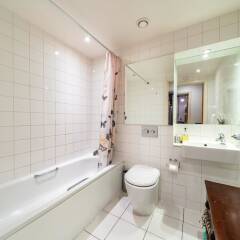 Отель NEW 2 Bedroom Flat in the Heart of Holloway ванная