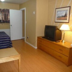 Отель Intercity Motel Канада, Бурнаби - отзывы, цены и фото номеров - забронировать отель Intercity Motel онлайн комната для гостей фото 4