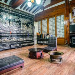 Отель Sophia Guesthouse Южная Корея, Сеул - отзывы, цены и фото номеров - забронировать отель Sophia Guesthouse онлайн комната для гостей