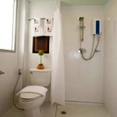 Ideal Hotel Pratunam Бангкок ванная