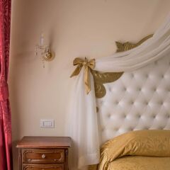 Отель Trevi Rome Suite Рим сейф в номере