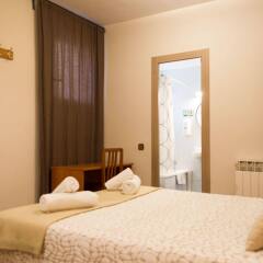 Отель Hostal Alogar Испания, Барселона - 2 отзыва об отеле, цены и фото номеров - забронировать отель Hostal Alogar онлайн комната для гостей фото 4