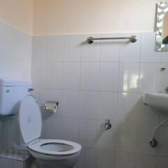 Отель Kathmandu Friendly Home Непал, Катманду - отзывы, цены и фото номеров - забронировать отель Kathmandu Friendly Home онлайн ванная фото 2
