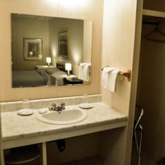 Отель Auberge du Village Shawville Motel ванная