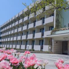 Lebed Hotel - All Inclusive вид на фасад фото 3