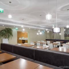 Отель Holiday Inn Express Lisbon Airport питание